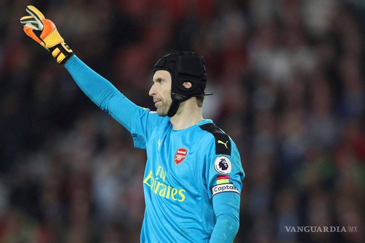 Petr Cech deja el retiro y regresa al deporte...¡como jugador de Hockey!