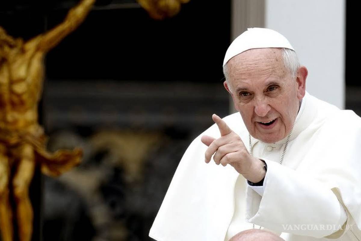 El Papa Francisco ordena que el Vaticano deje de vender cigarrillos