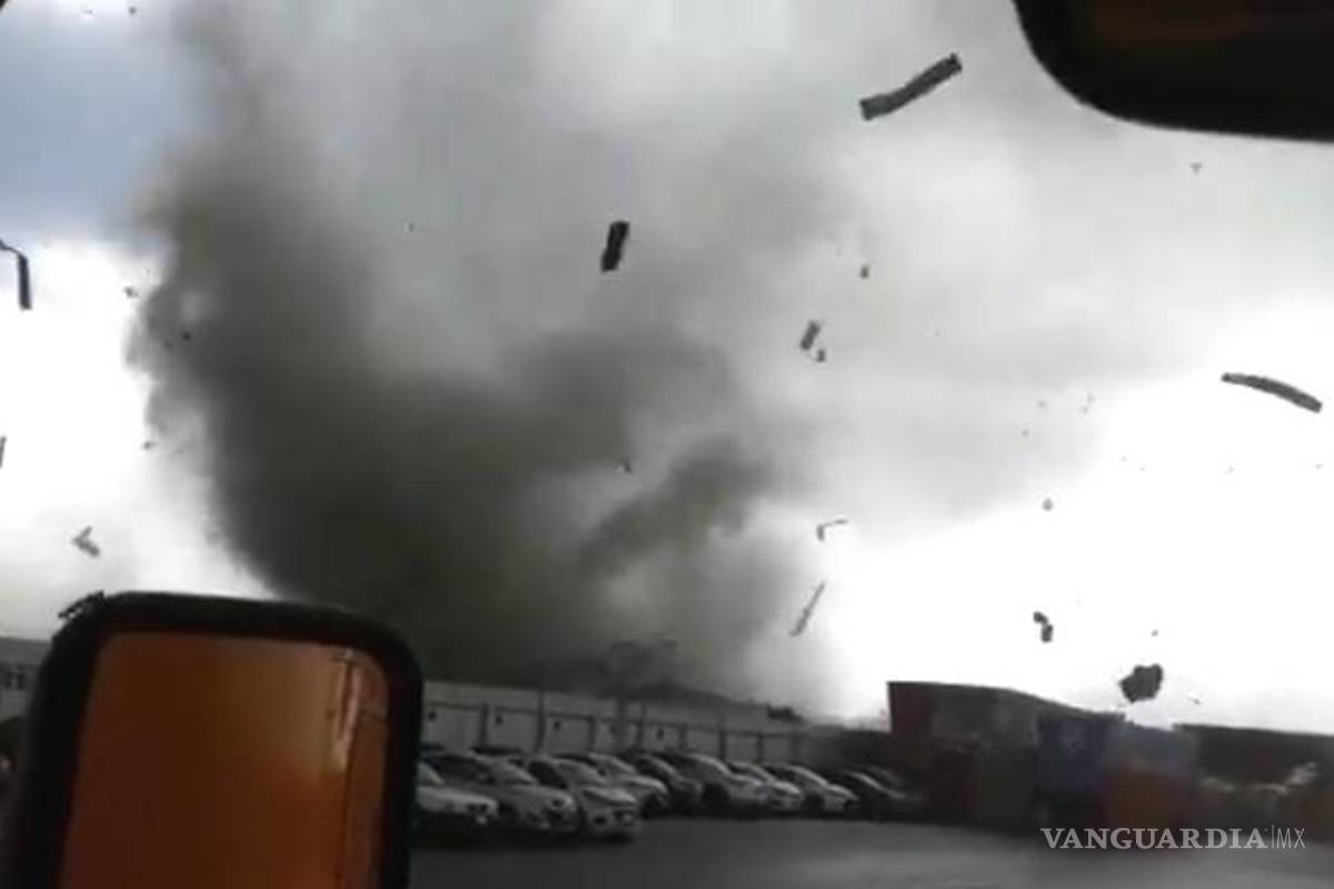 Azota a Nuevo León fuerte tormenta con lluvia, viento y granizo; captan tornado en Apodaca