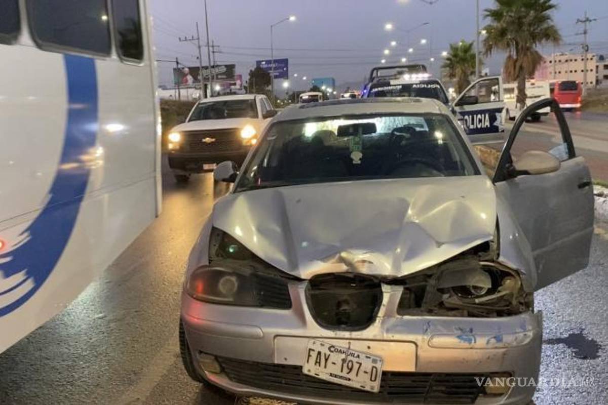 $!El Seat Córdoba impactó por alcance a un Chevrolet Cavalier, proyectándolo contra un Mazda 2.