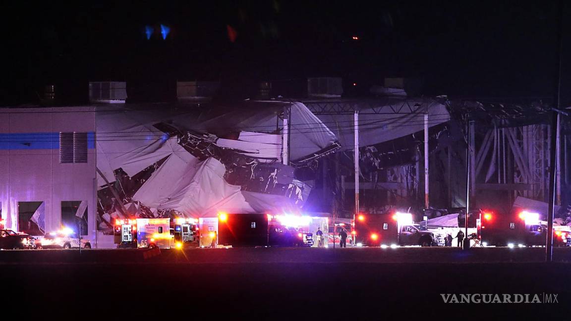 $!Al menos seis personas murieron en Edwardsville, donde el techo de un almacén del gigante del comercio electrónico Amazon se derrumbó.