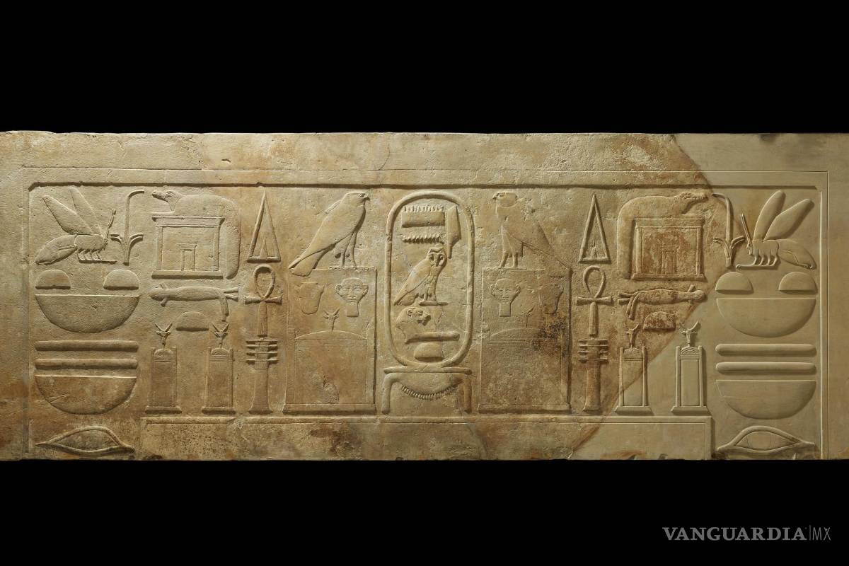 $!Dintel del templo del rey Amenemhat III (Egipto, 1855-08 a.C.).