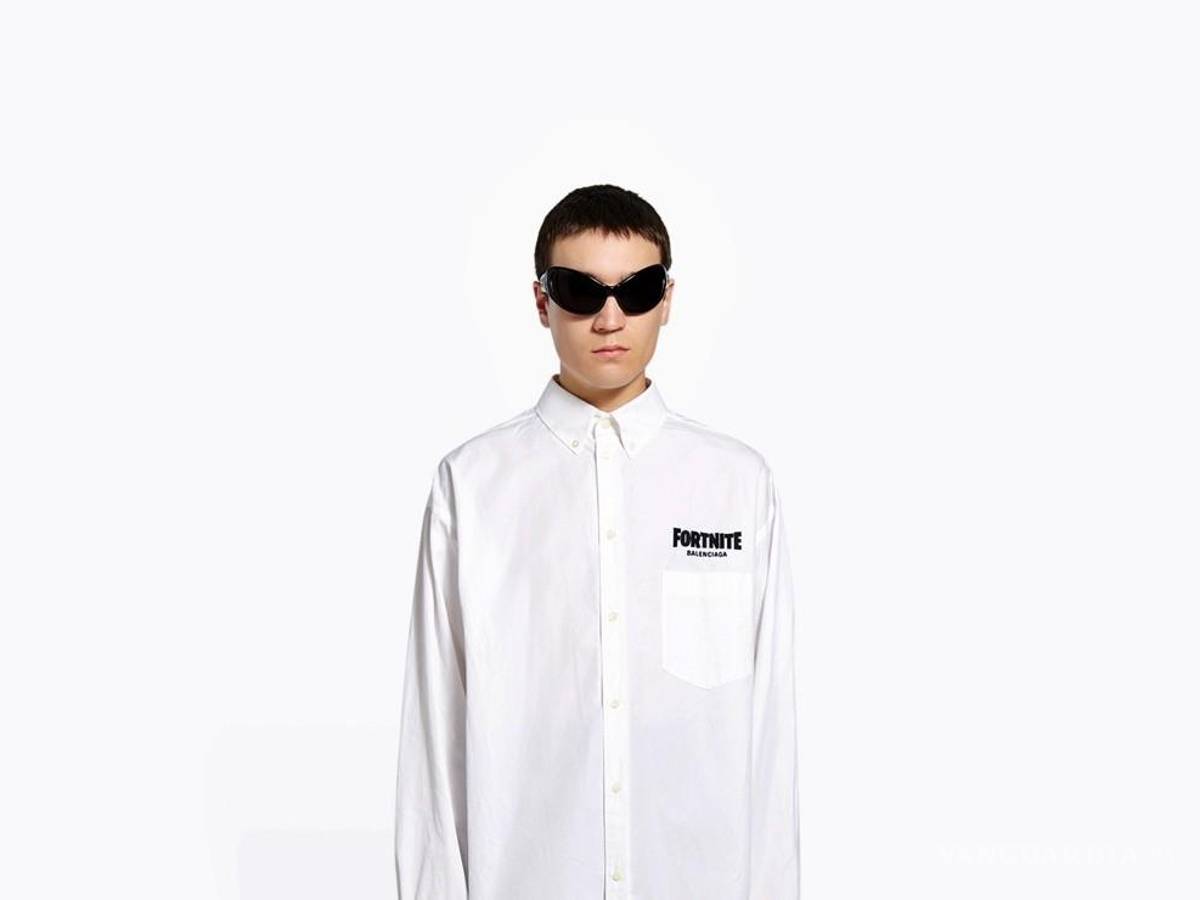 $!El costo de las prendas es sin duda elevado, una camisa -disponible en blanco y negro- supera los 23 mil pesos.