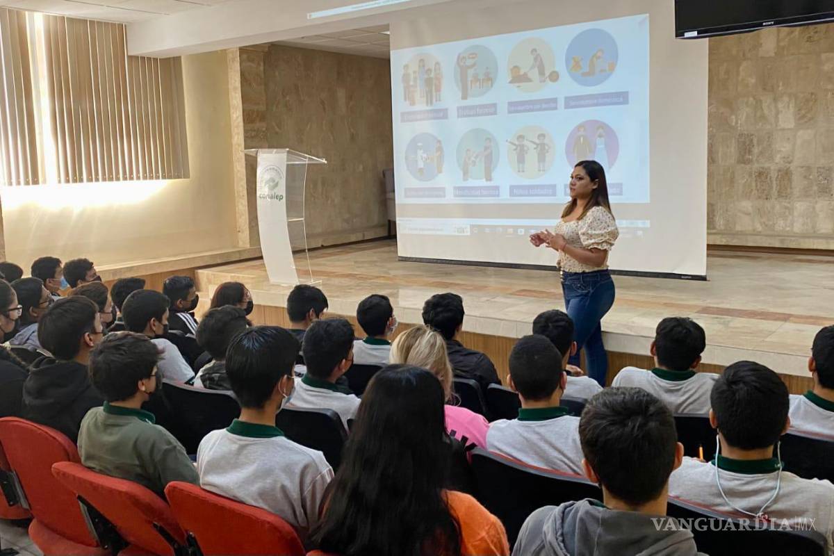 FGR promueve uso seguro de redes sociales entre jóvenes de Torreón