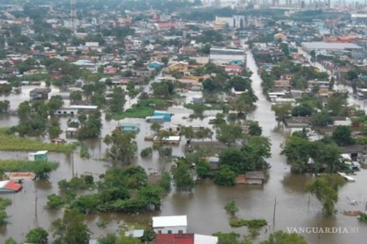 Al menos 12 desaparecidos y 400 mil evacuados en China por inundaciones