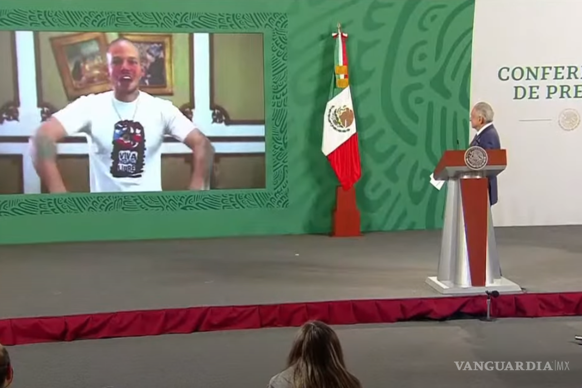 AMLO vuelve a poner música en la mañanera; ‘Digo lo que pienso’ de Calle 13 y su discurso político