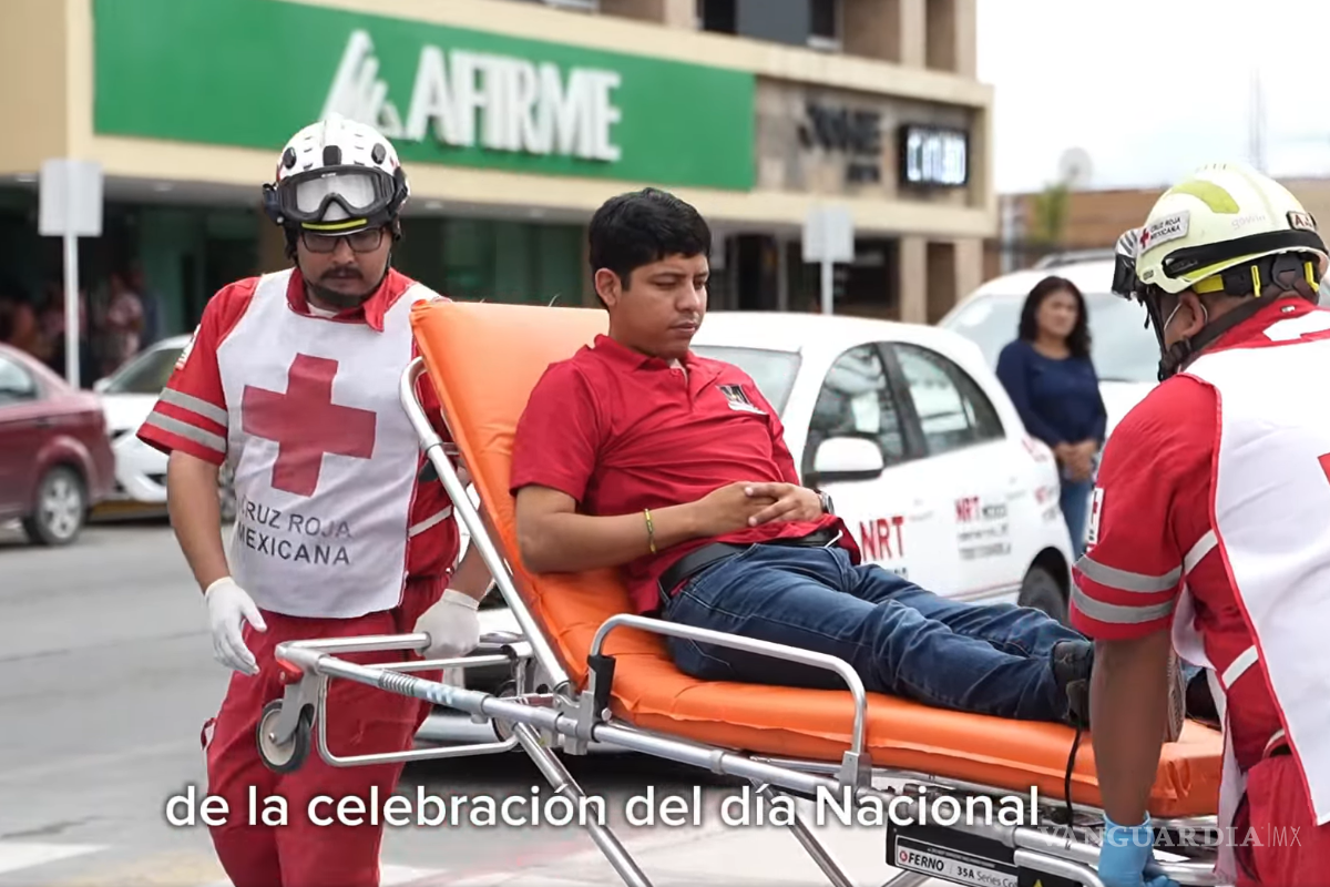 $!Bomberos y personal de rescate participaron en la actividad conmemorativa.