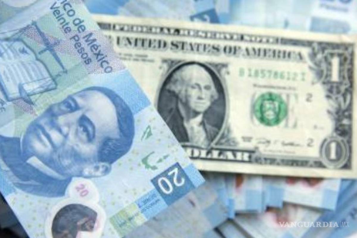 El peso retrocede tras decisión de la Fed y empate Clinton-Trump en encuestas