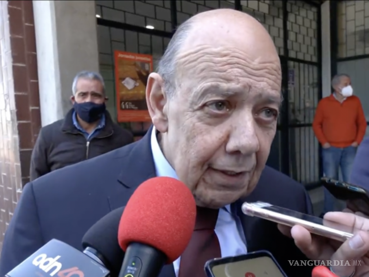 $!Alejandro Romano, abogado de la ministra, acudió esta tarde ante el Comité de Ética de la UNAM a presentar pruebas por el caso de plagio de su tesis de licenciatura que se sigue en su contra