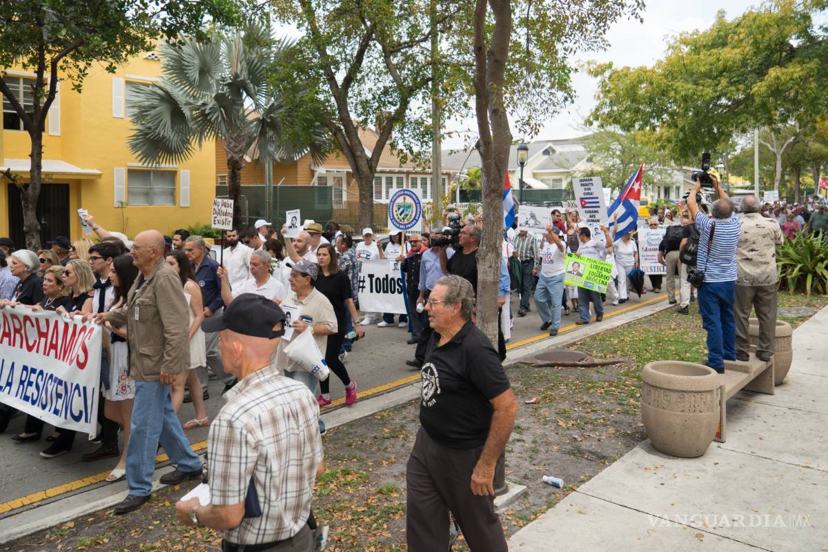 Exiliados cubanos condenan en Miami la "traición" de Obama