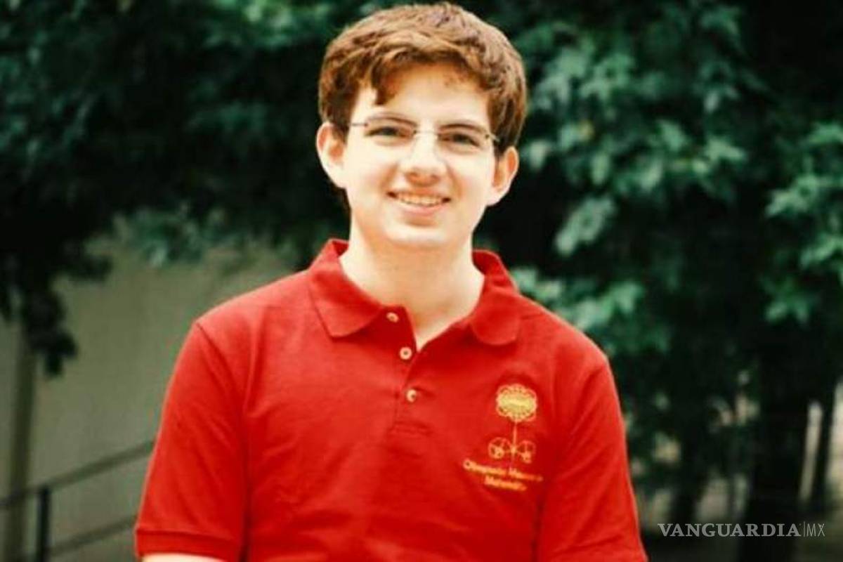 Joven mexicano gana medalla de oro en Olimpiada Internacional de Matemáticas