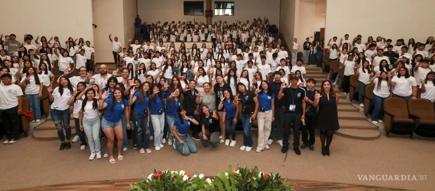 $!“Somos una manada que se cuida y se respalda”, afirmó el rector al invitar a los jóvenes a integrarse plenamente a la vida universitaria.