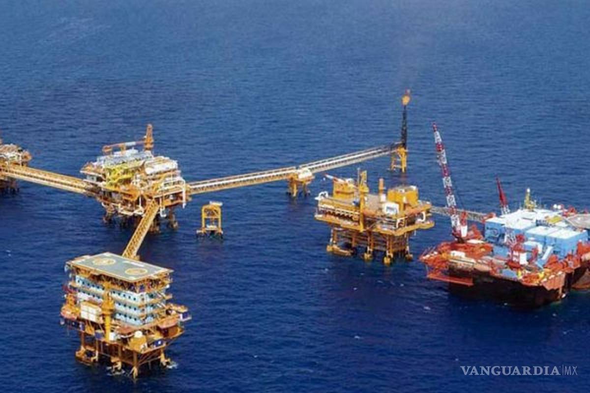 Pretender revisar o cancelar contratos petroleros es pura demagogia: Abogados