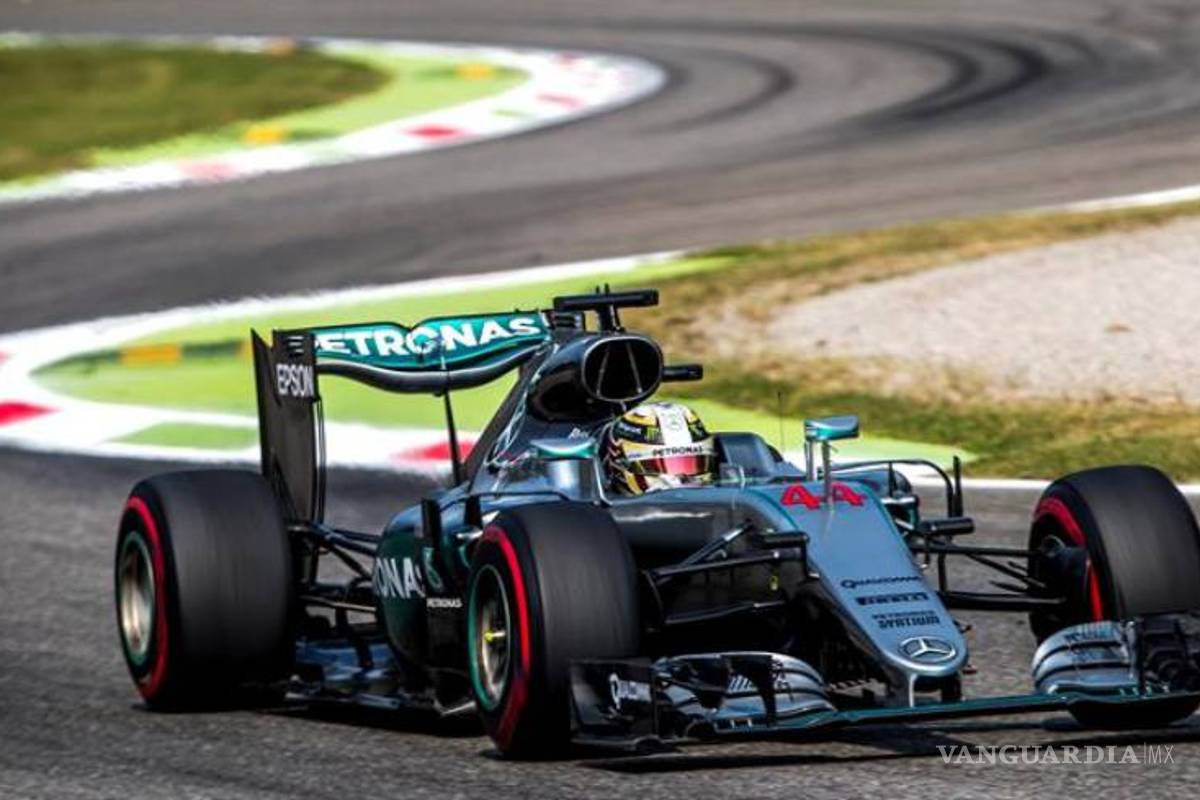 Mercedes manda en los primeros libres en casa de Ferrari