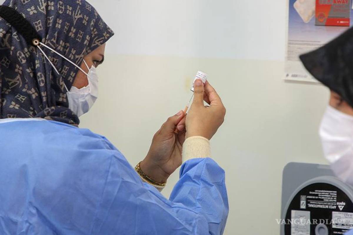 Cierran escuelas en Argelia y Libia para frenar ola de contagios COVID