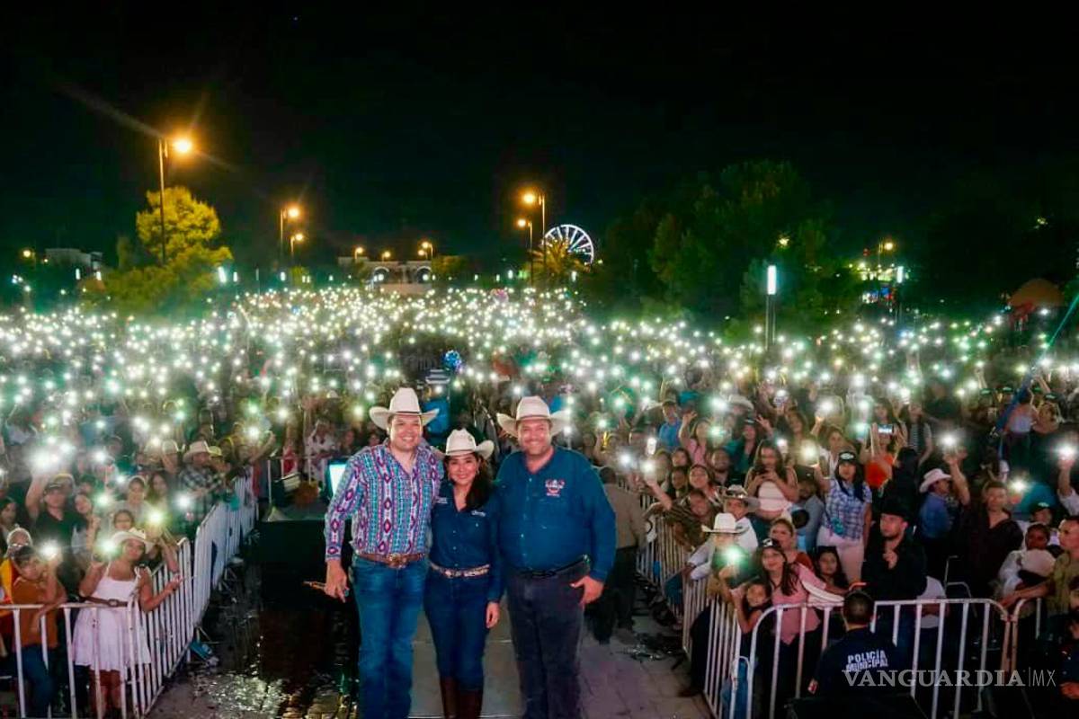 $!El cantante agradeció a autoridades locales por el respaldo para la realización del evento.