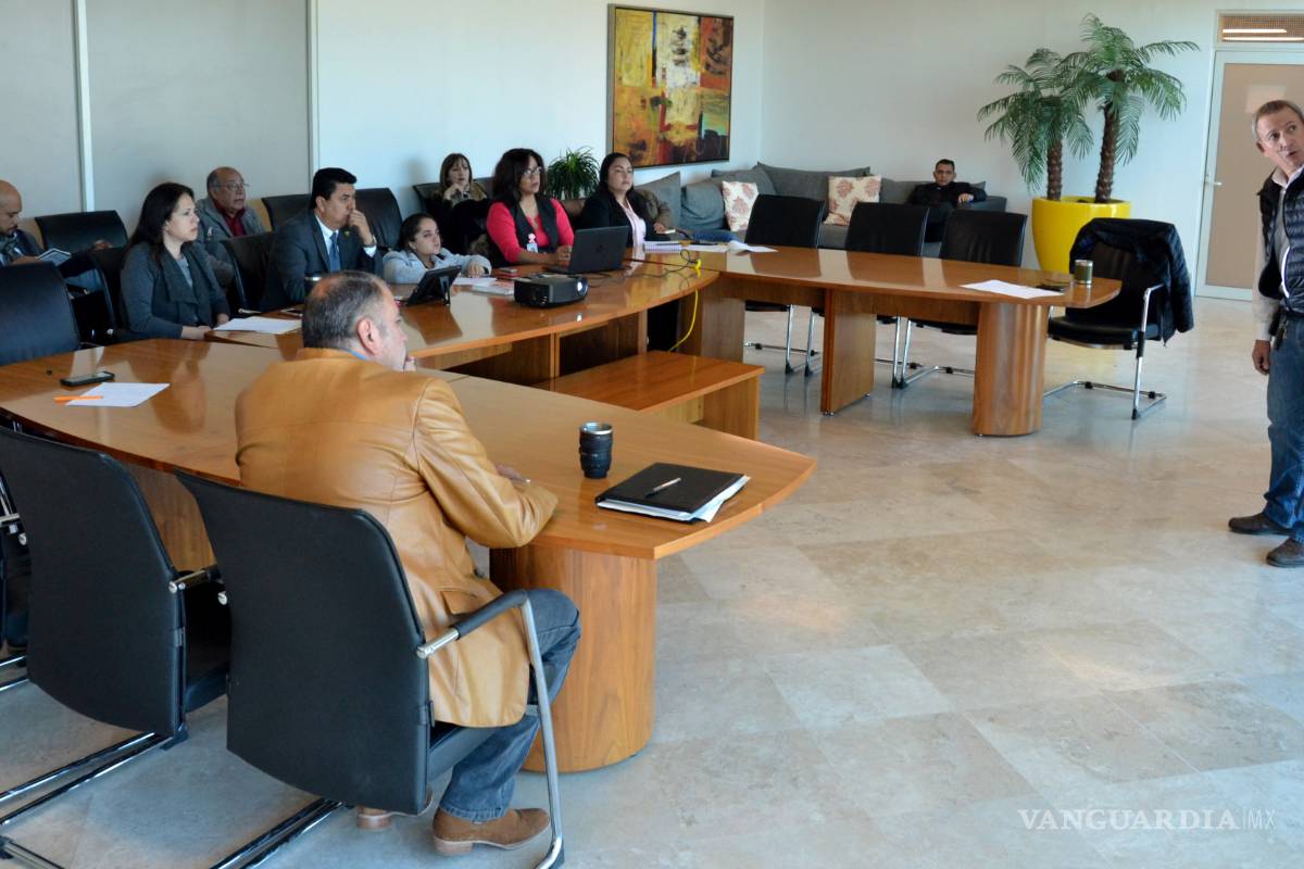 Proponen en Torreón uso de energías alternas en alumbrado público