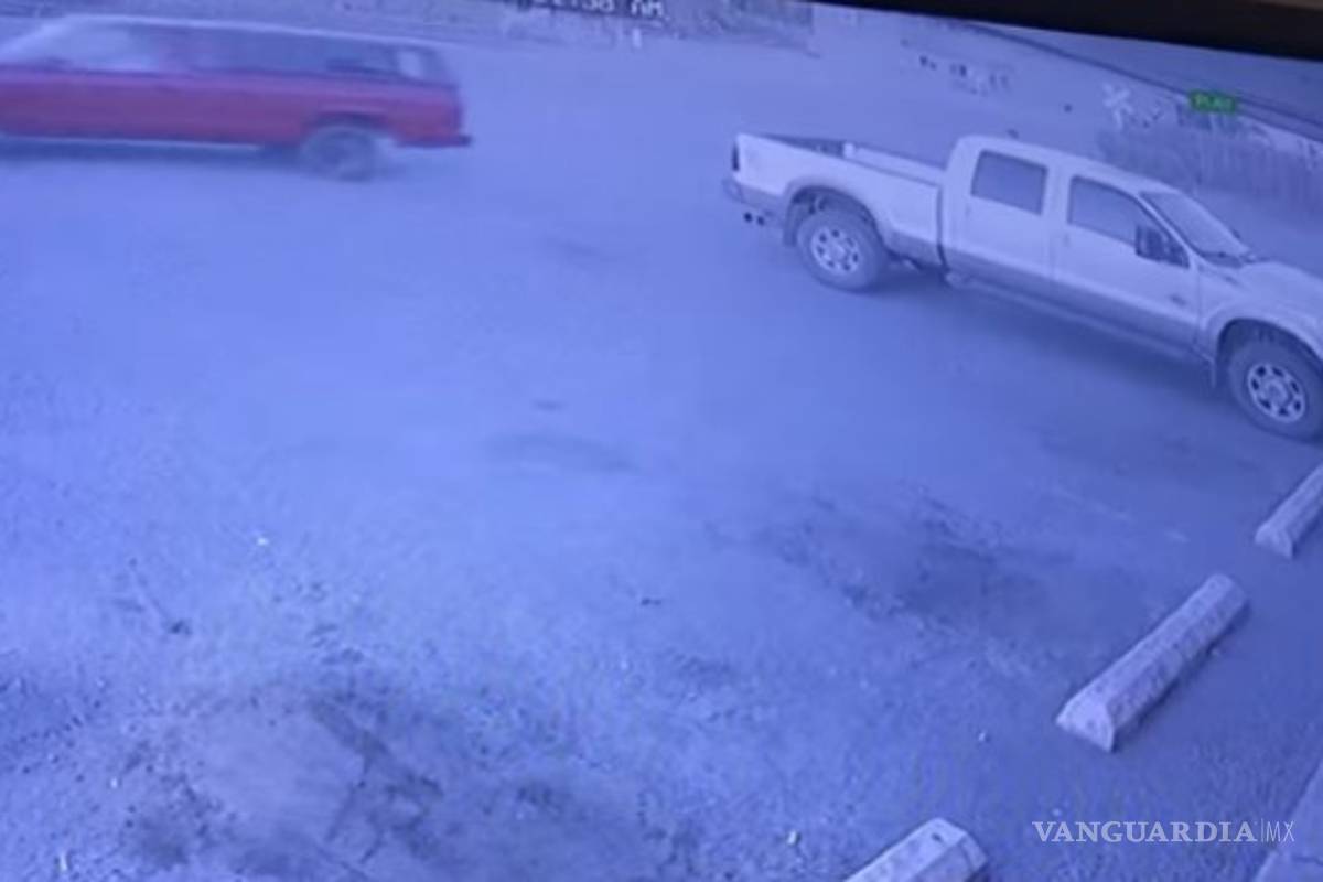 Le roban su camioneta mientras asaltaba una tienda