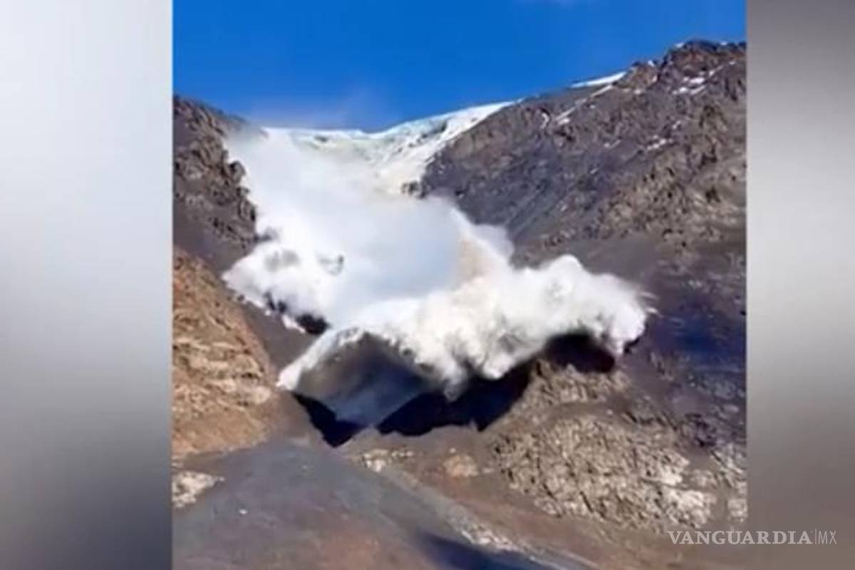 Así fue el espectacular colapso de un glaciar en Kirguistán (video)