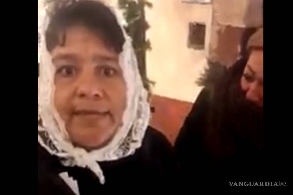 'Los cosméticos son del diablo y tienen grasa de cádaver', asegura señora religiosa