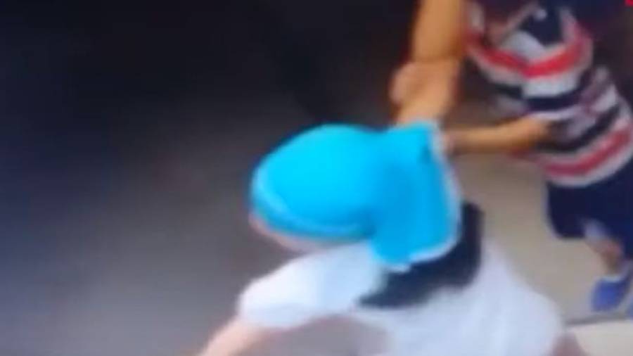 Por poco se ahorca niño en elevador