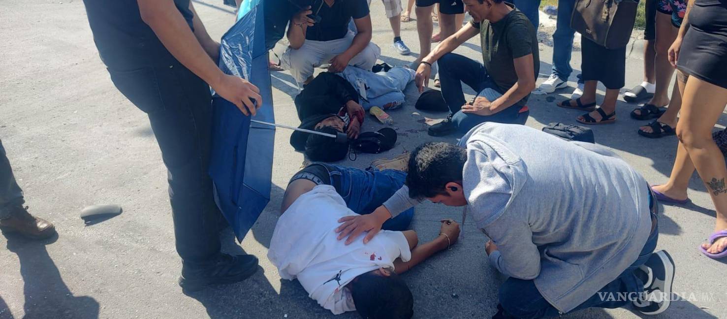 Fallece joven en accidente en moto en Saltillo; sus dos acompañantes están graves (VIDEO)