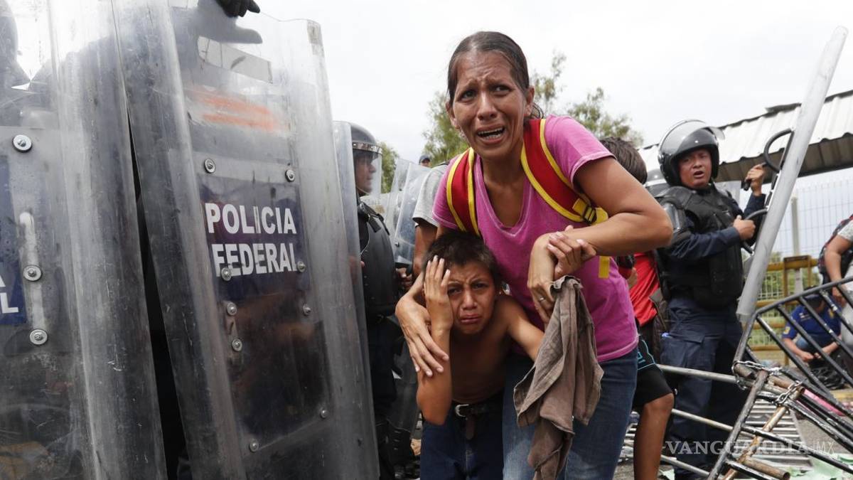 Falsa, publicación que señala a migrantes como distractor mientras el IMSS recorta servicios