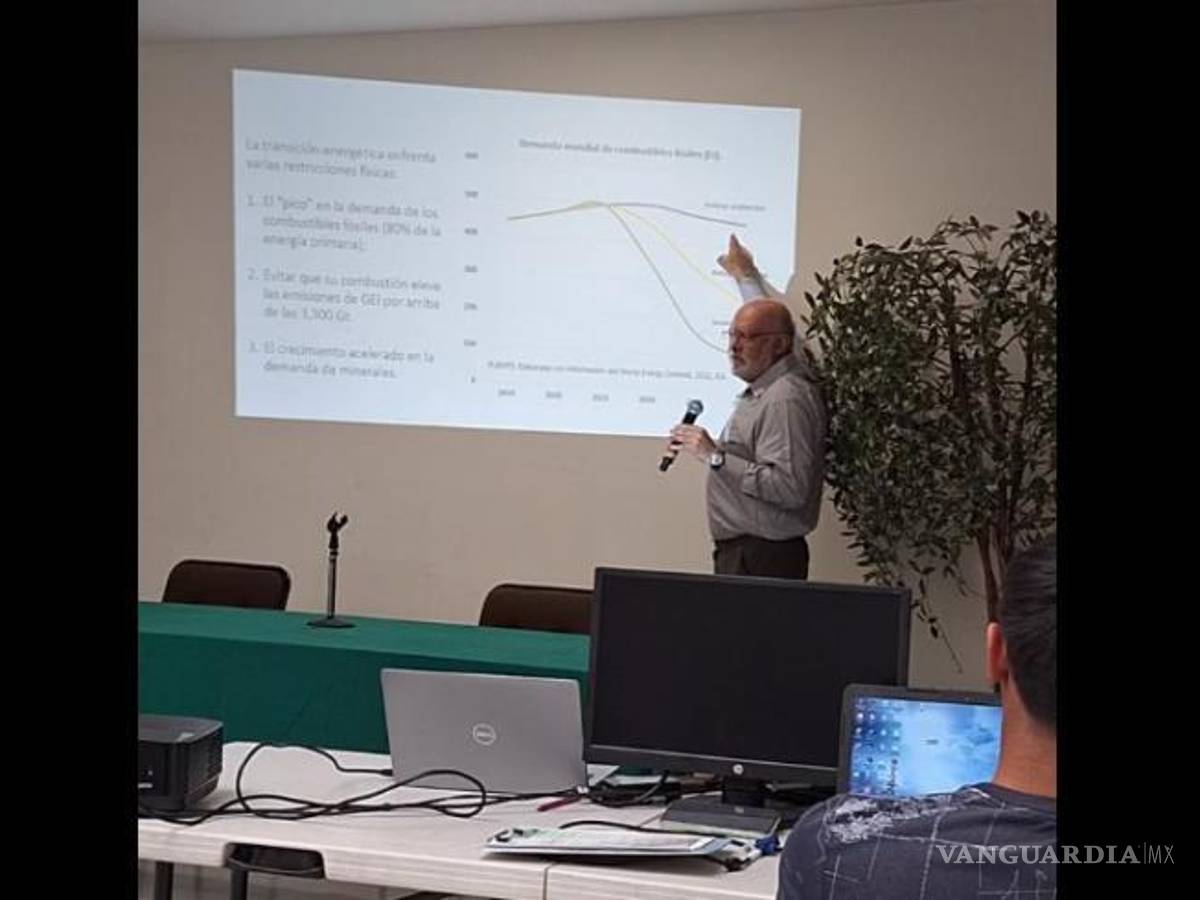 $!Alejandro Dávila expone en el Pre Foro Nacional de Movilidad.