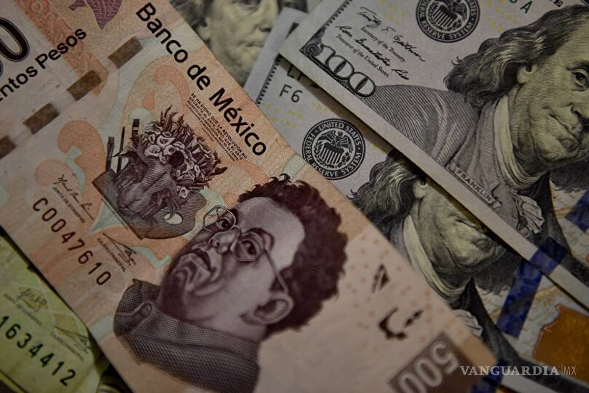 Peso perfila quinto día de ganancias; dólar baja a 23.33 unidades