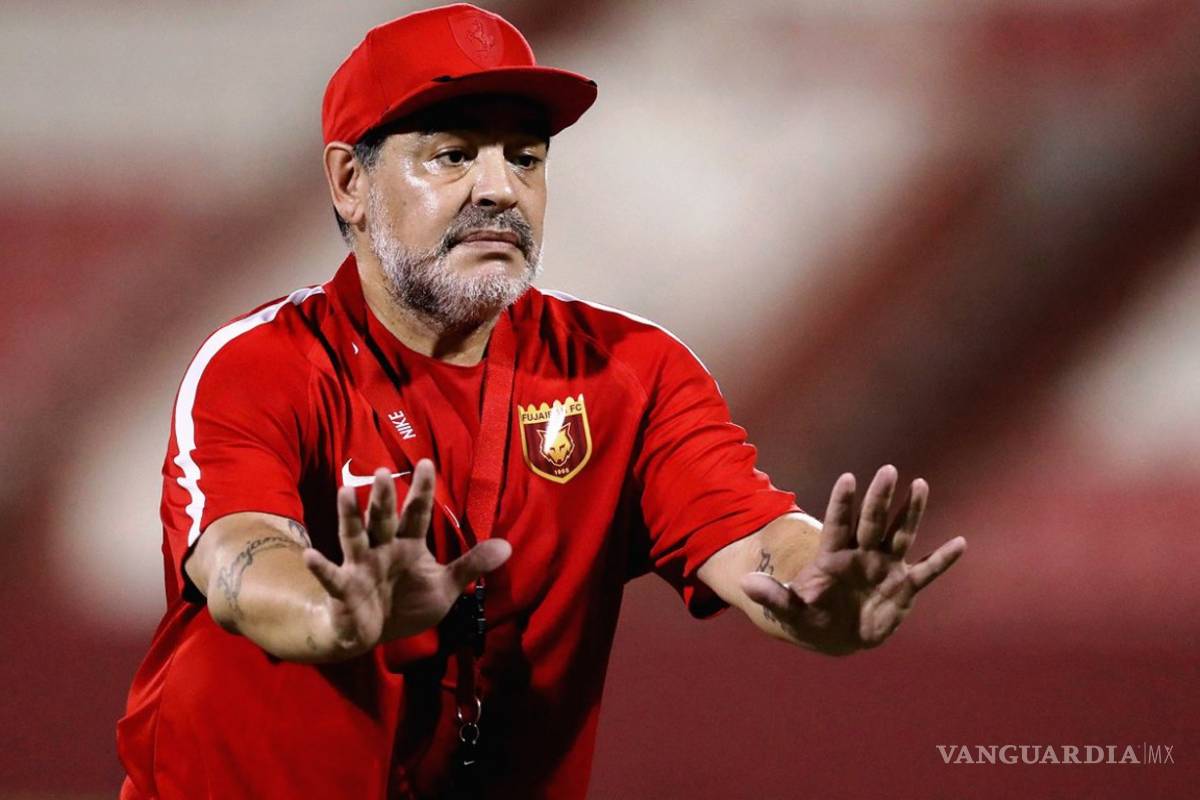 Al descender ¡Maradona renuncia a su club!