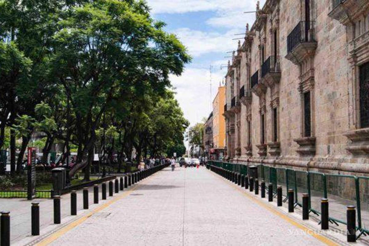 Mujer trans es atacada con ácido en Guadalajara; hospital religioso le niega atención