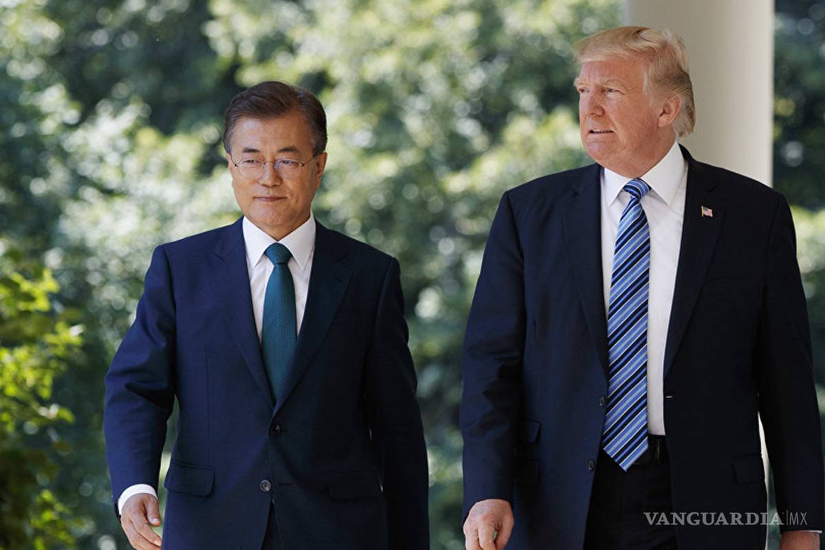 Trump y Moon Jae-in discuten sobre desnuclearizar Corea del Norte