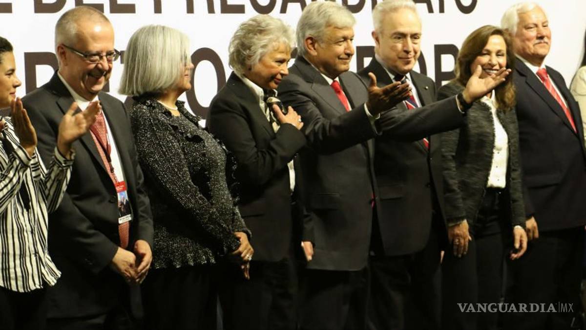 AMLO discute con su equipo proyecto de tren turístico