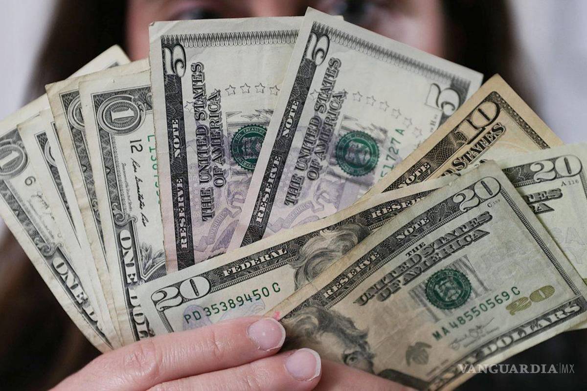 Alcanza el peso su mejor nivel desde julio del 2023: cierra el dólar en $16.67