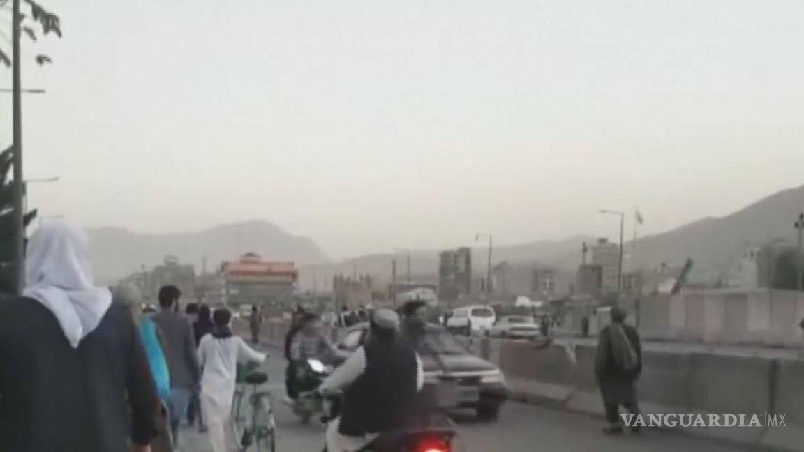 Deja explosión de bomba en Afganistán varios muertos tras ataque en mezquita