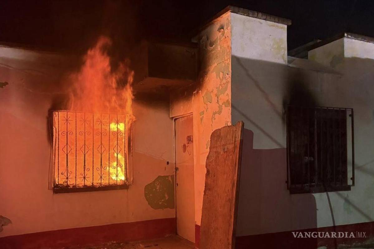 Incendio consume vivienda en Ramos Arizpe; investigan posible conflicto familiar