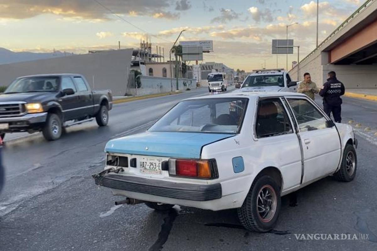 $!El auto terminó con severos daños.