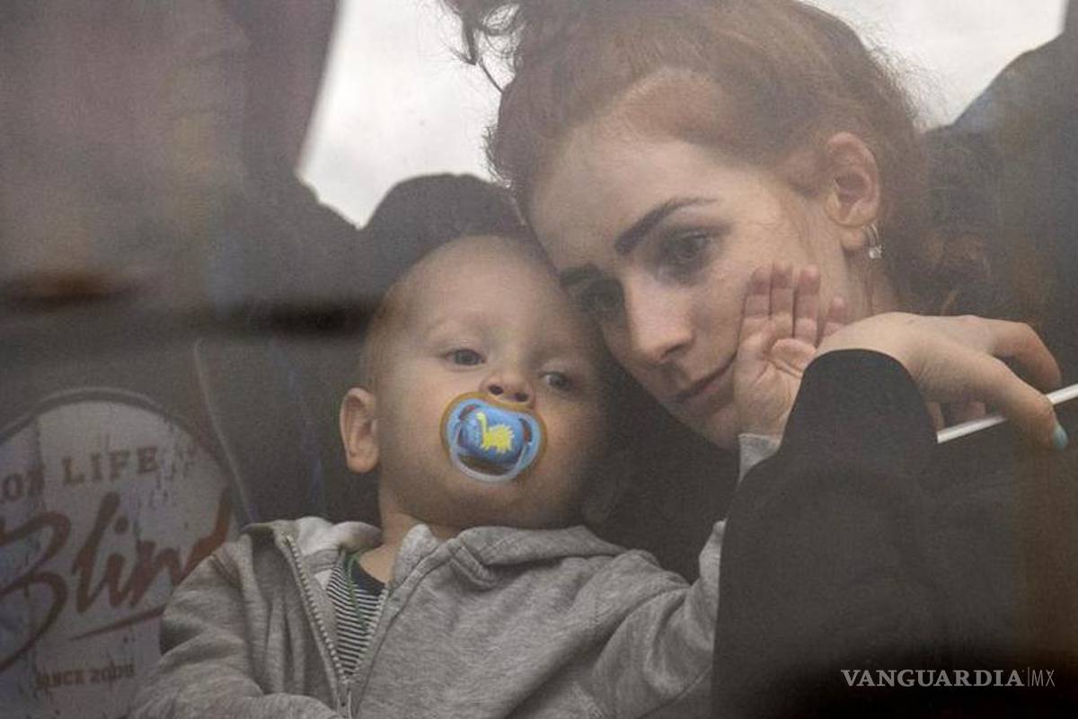 Llegan miles de ucranianos y rusos por la frontera con México, revela EU