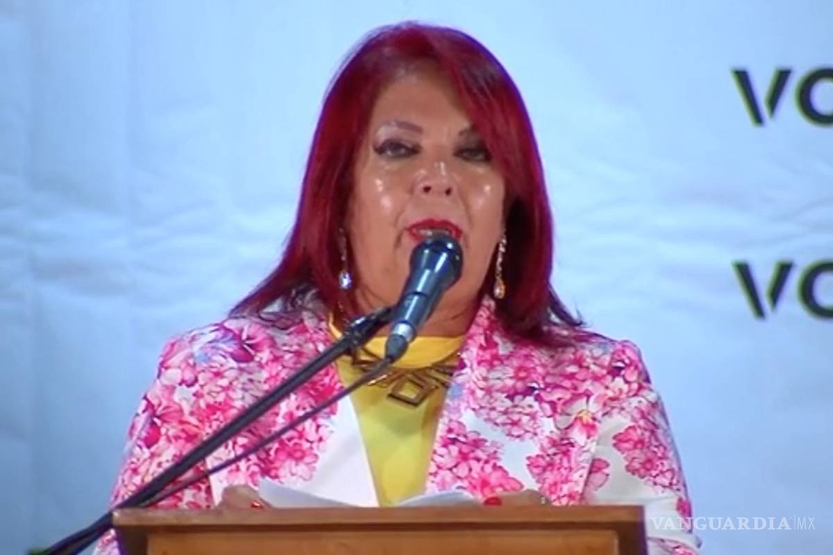 $!‘Olvida’ candidata a alcaldía su plan de trabajo en pleno debate y las redes se la acaban