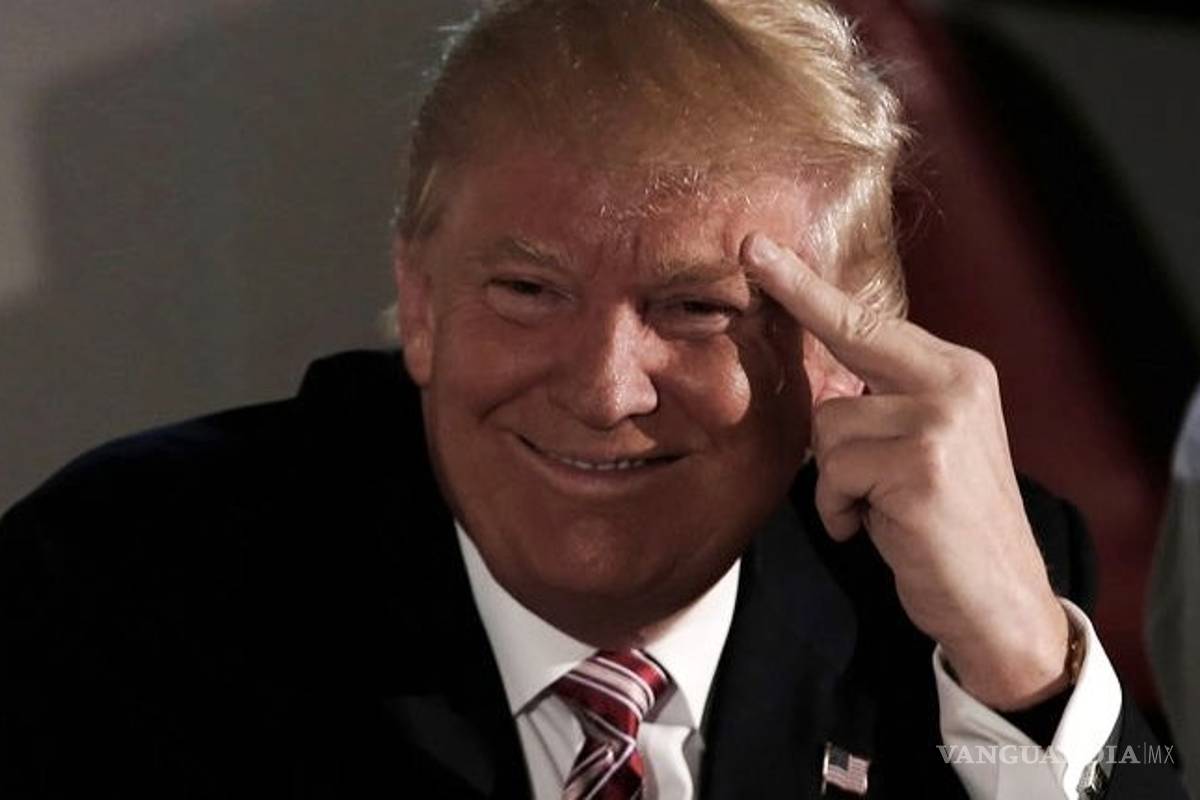 Trump plantea un enorme 'hachazo' a los apoyos a universitarios de EU