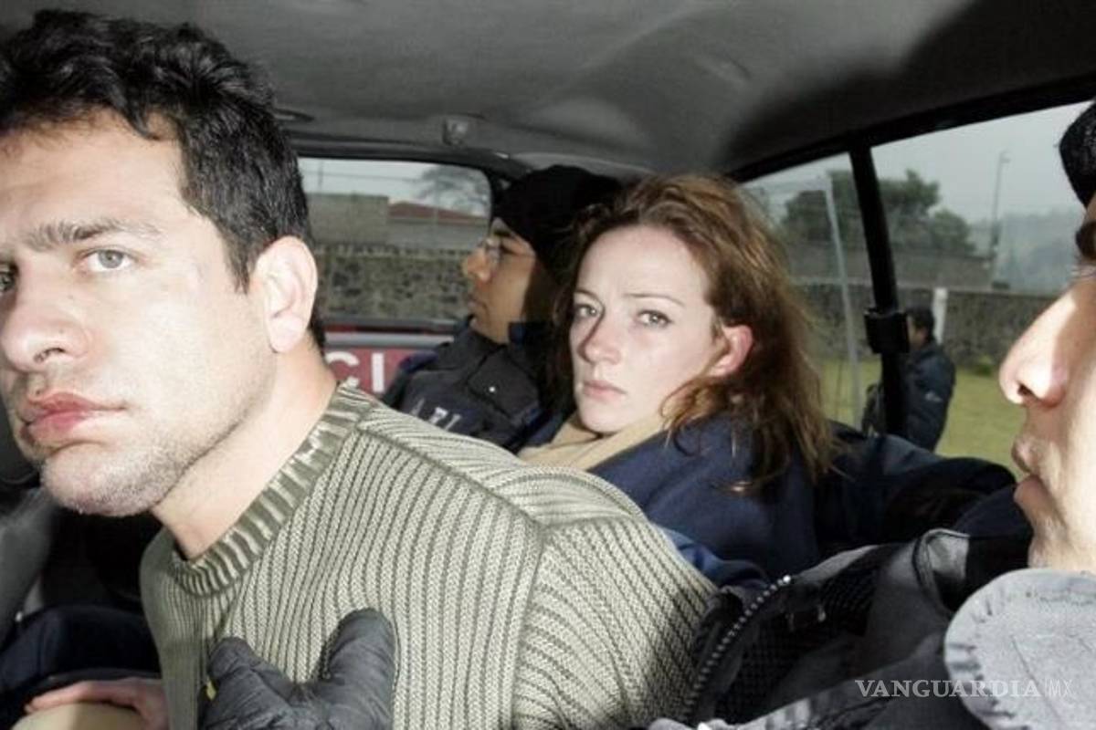 Loret de Mola lleva 15 años mintiendo, sí sabía de montaje en caso Cassez, dice su exjefe de información (video)