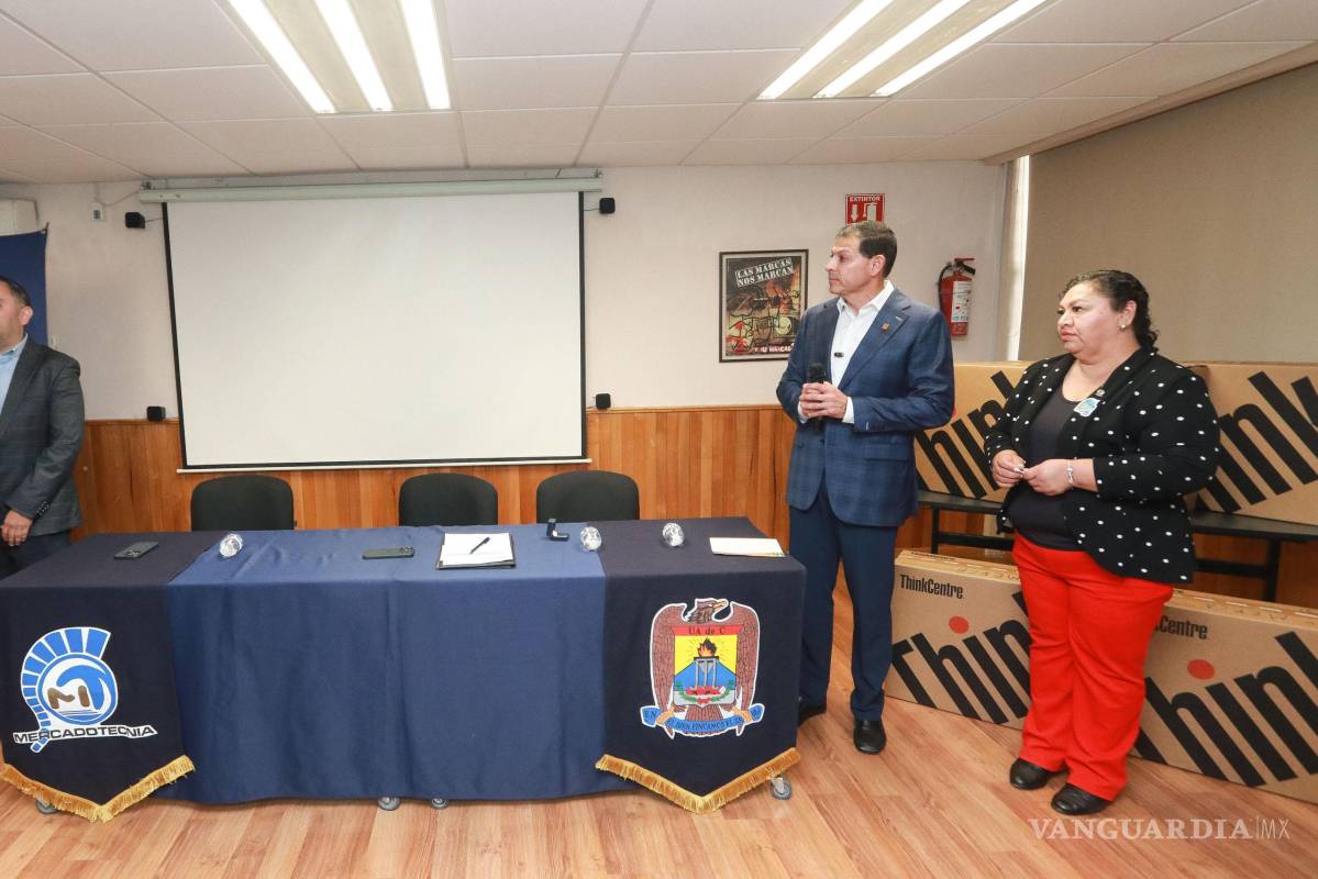 Rinde protesta Iván Gaher Garnica como director de la Facultad de Mercadotecnia por un segundo periodo