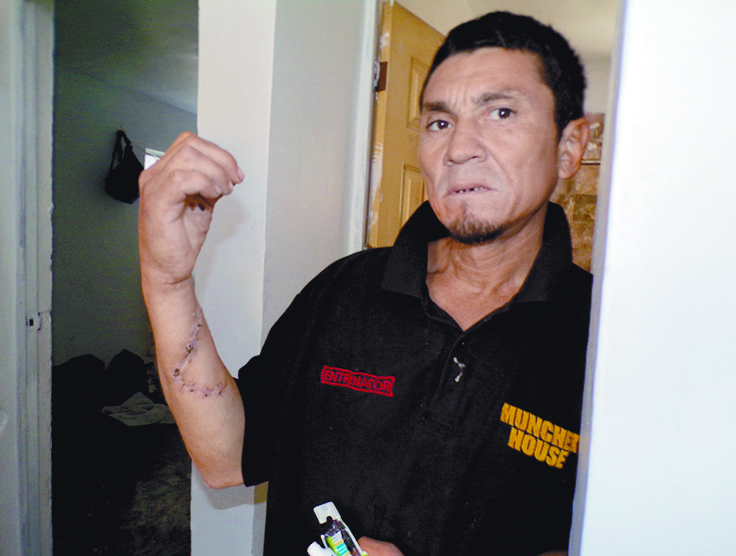 $!‘Nos dijeron que no había ayuda pa’ nosotros y que nos fuéramos’: Acoge grupo Stop a desvalidos