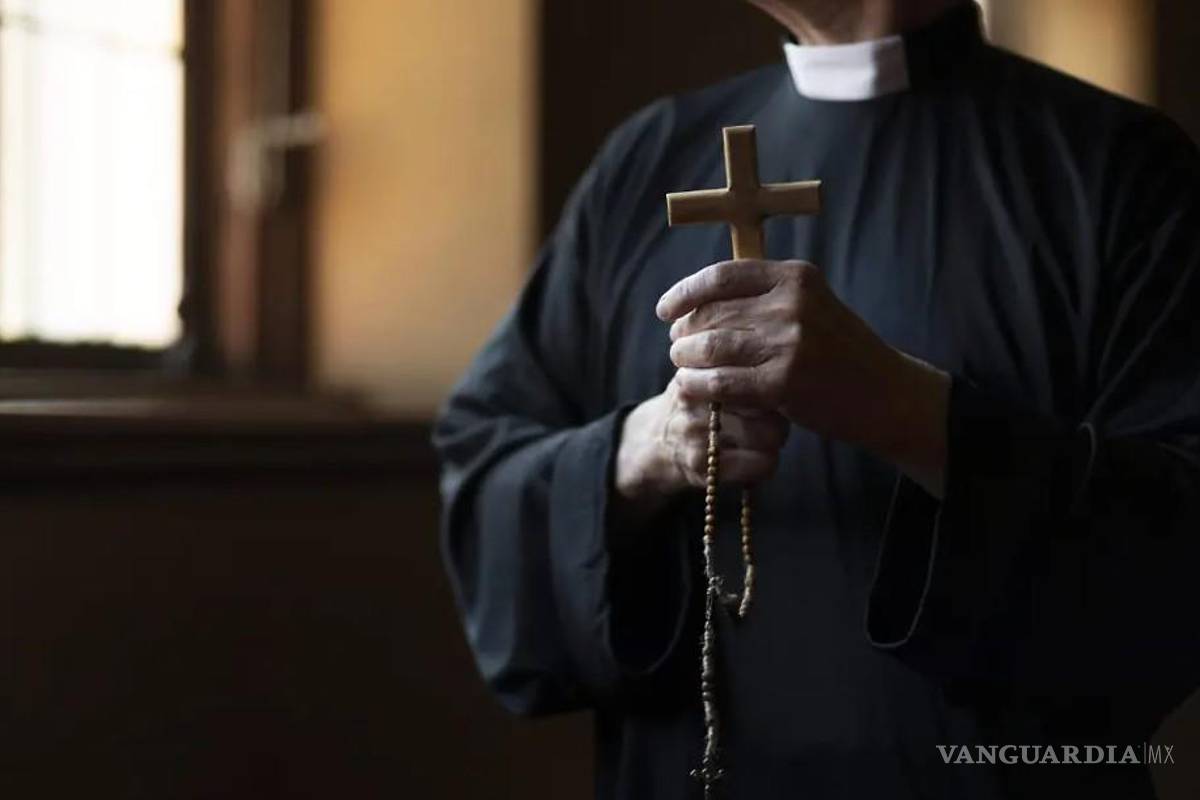 ¡Lobos disfrazados de oveja! Alerta en Saltillo: Delincuentes usan IA para imitar voces de sacerdotes y pedir dinero