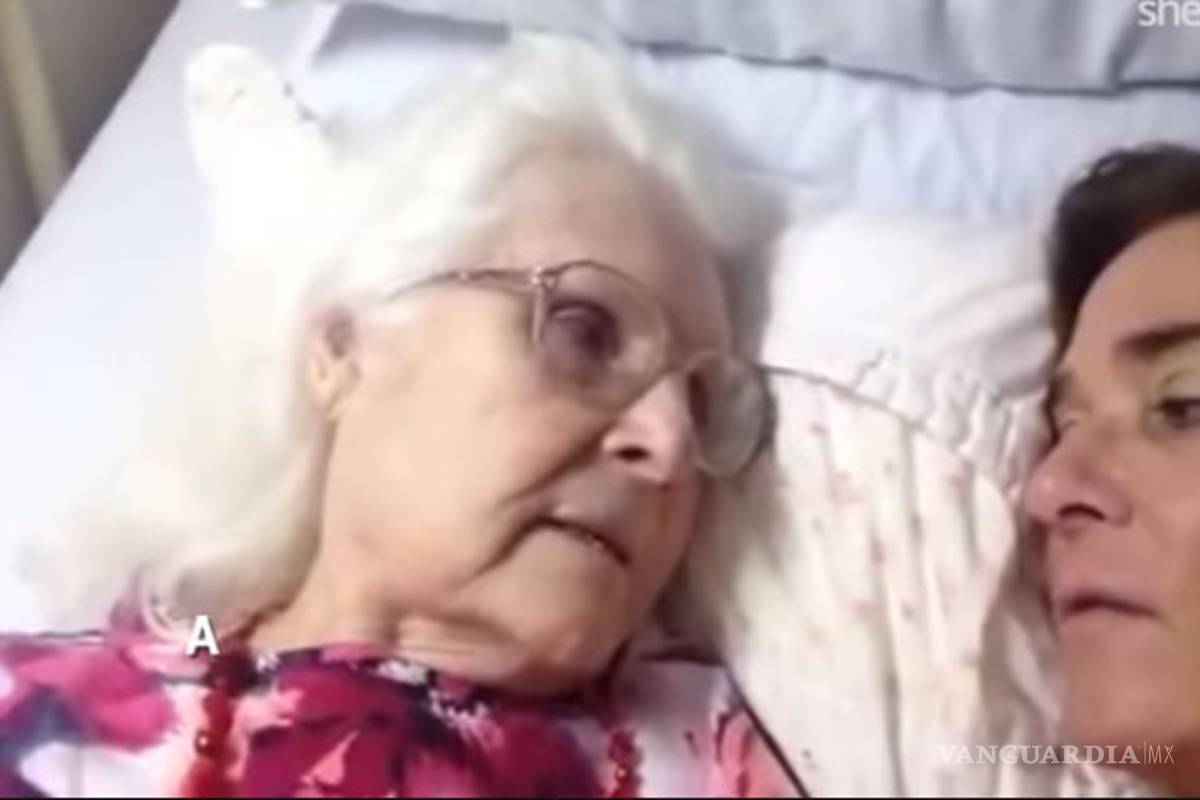 Se viraliza conmovedor video en el que madre con alzheimer reconoce a su hija