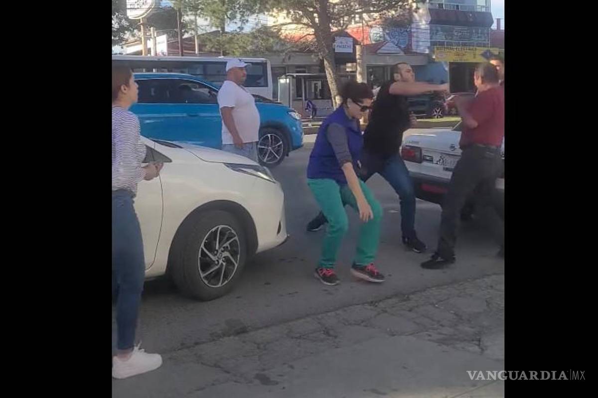 Ahora fue al revés: familia agrede a taxista de Saltillo y le hace montón