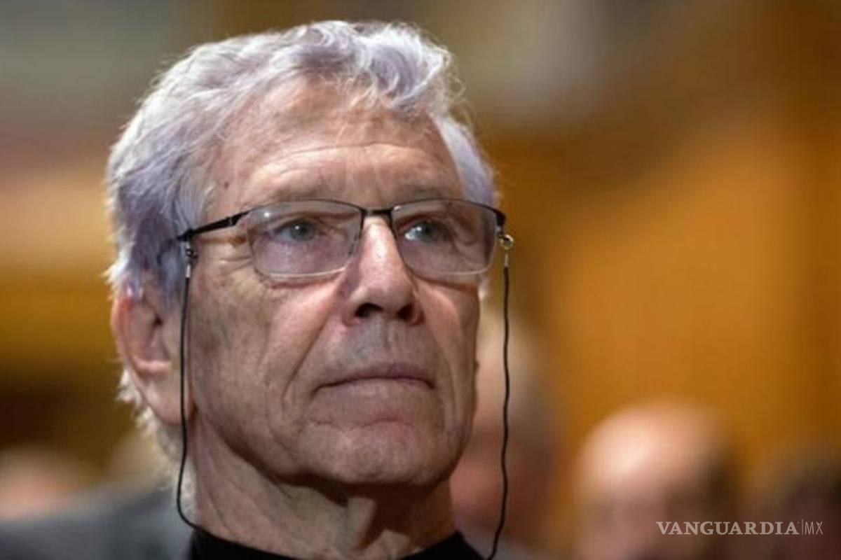 Amos Oz es acusado de simpatizar con grupos de espías