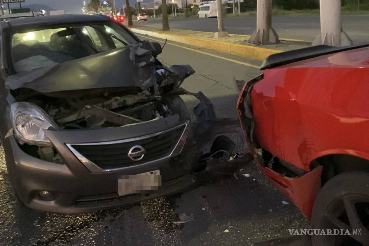 Choque en Saltillo provoca caos vehicular en bulevar Venustiano Carranza