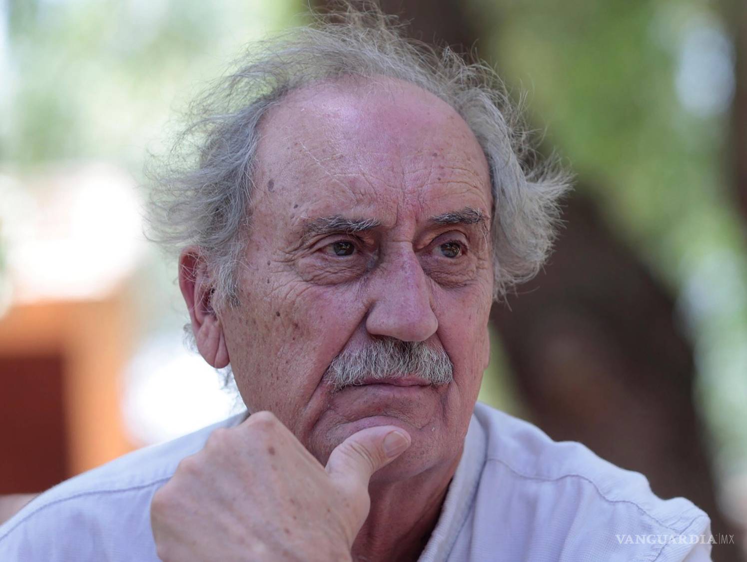$!El físico Manuel Lozano Leyva señala que el carbono, forjado en el corazón de estrellas, es el protagonista de nuestra existencia.