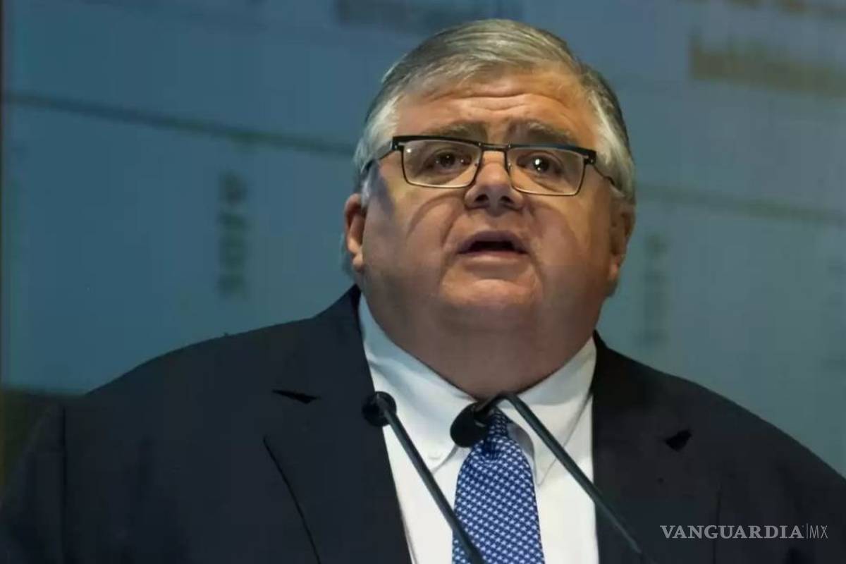 Banxico puede ayudar al Gobierno a impulsar crecimiento económico: Carstens